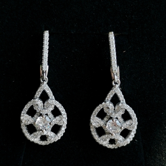 New Sterling silver cz "Love Knot" dangle earrings - Picture 1 of 8